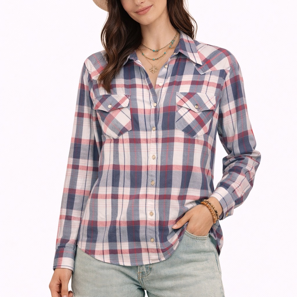 Wrangler Size Large Women's Pearl Snap Blue and Red Plaid Button-Up Shirt
